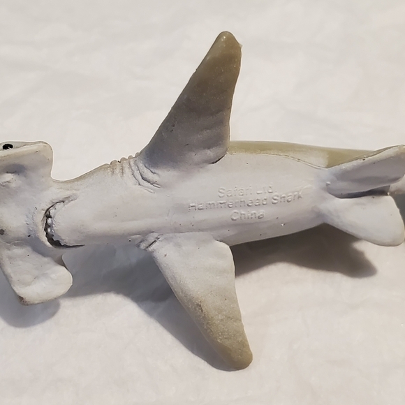 Lot of 3 Mini aquatic toys Sharks Tiger Hammerhead - Picture 7 of 9